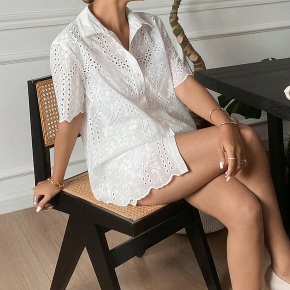 White Casual Women's Front Button Short Sleeve Top And Shorts Set - Picture 4 of 7